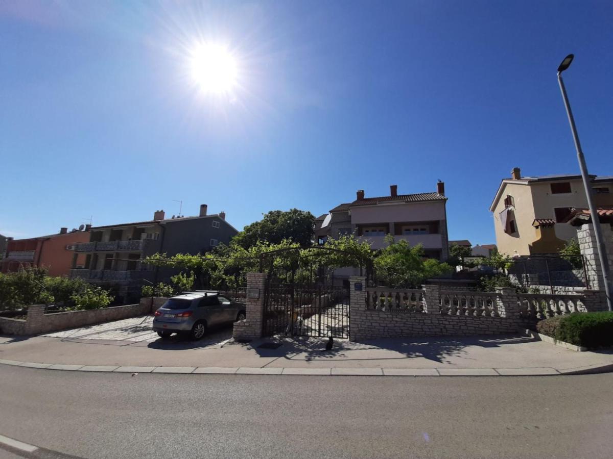 Apartments Izabela Muzic-Fornaric Cres Buitenkant foto