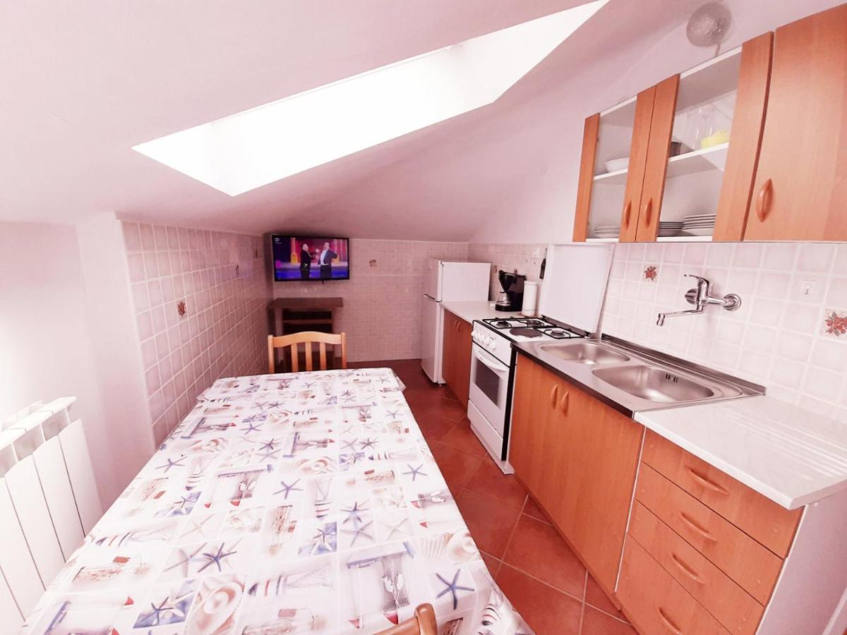 Apartments Izabela Muzic-Fornaric Cres Buitenkant foto