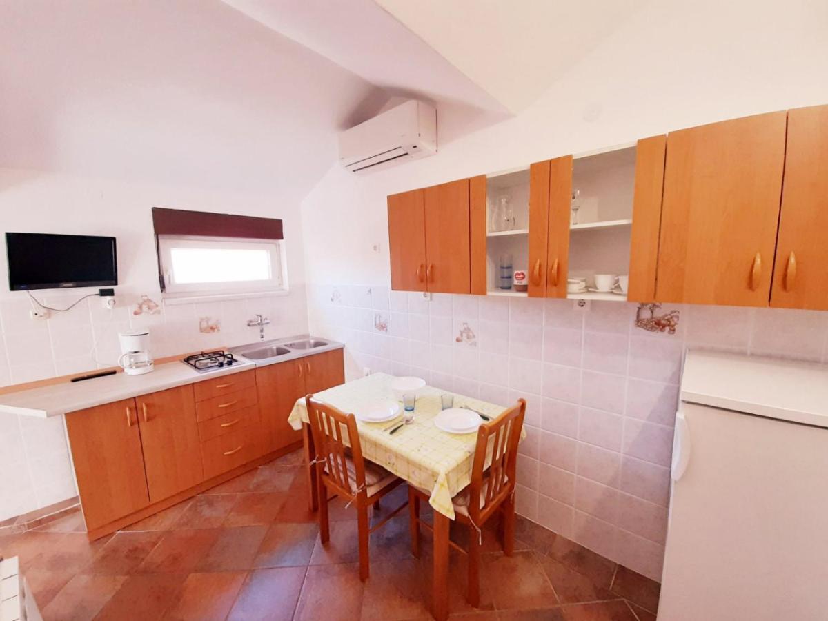 Apartments Izabela Muzic-Fornaric Cres Buitenkant foto