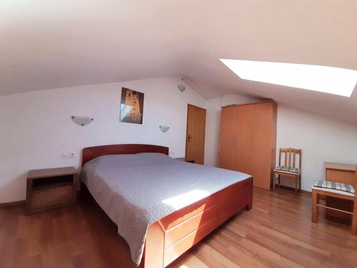 Apartments Izabela Muzic-Fornaric Cres Buitenkant foto