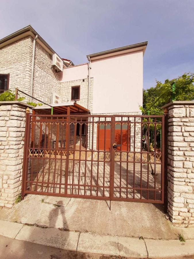 Apartments Izabela Muzic-Fornaric Cres Buitenkant foto