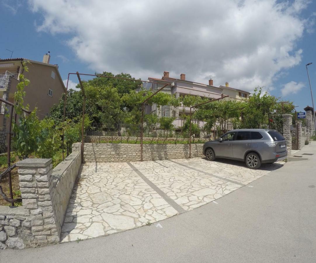 Apartments Izabela Muzic-Fornaric Cres Buitenkant foto